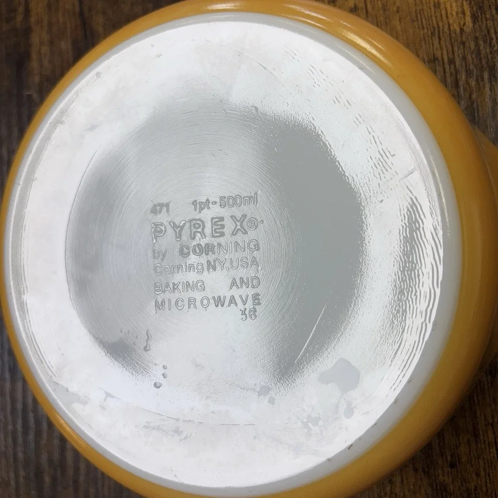 Vintage Butterfly Gold Yellow Pyrex Corning Ware Dish Flower 1pt 500ML No lid‎